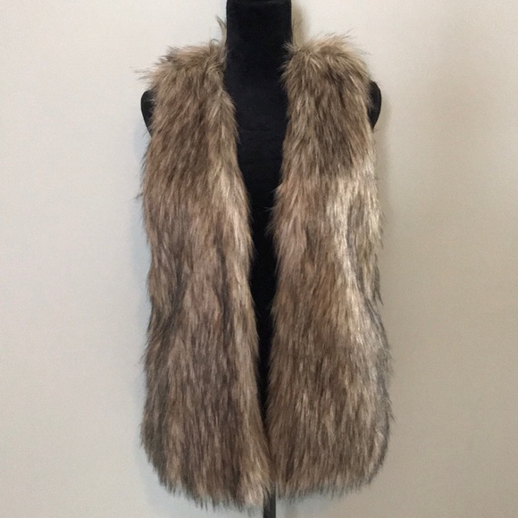 Dynamite Jackets & Blazers - NWT Faux Fur Vest